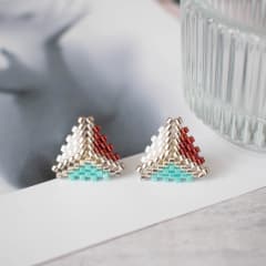 Aros Triángulo miyuki burdeo, turquesa y blanco