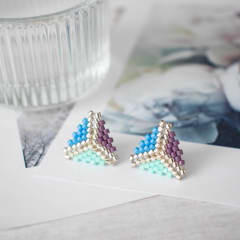 Aros Triángulo miyuki turquesa, azul y morado