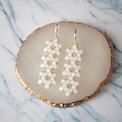 Aros Cascada blanco y plateado