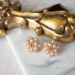 Aros Tiny beige y dorado