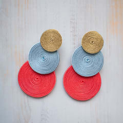 Aros Tres círculos salmón, celeste y dorado
