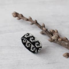 Anillo Egeo negro y transparente