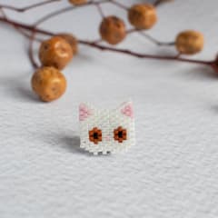 Pin Gato blanco