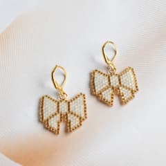 Aros Lazo blanco y dorado