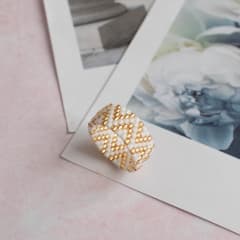 Anillo ZigZag blanco y dorado