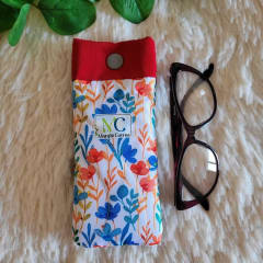 Estuche para lentes rojo y ramas