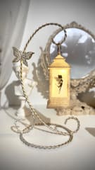 Mini pedestal blanco y dorado