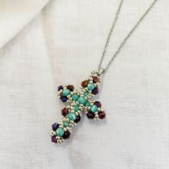 Collar Cruz morado y turquesa