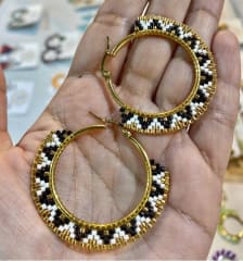 Argolla Grande negro, blanco y dorado