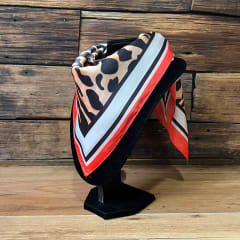 Pañuelo seda 70*70 cms print leopardo borde rojo