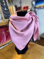 Pañuelo seda 70*70 cms palo rosa