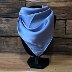 Pañuelo seda 70*70 cms azul lavanda