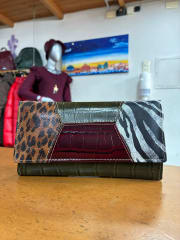 Billetera cuero patchwork 3 cuerpos print verde