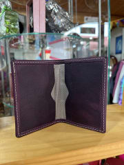 Tarjetero  cuero morado intenso 1