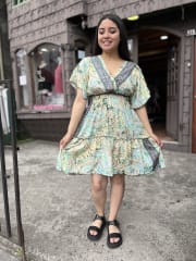 Vestido India cintura elasticada gold verde morado manga vuelo 1