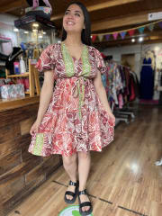 Vestido India lazo y botones guinda verde manga vuelo