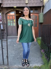 Polera larga lycra verde sin hombros manga brillo 0