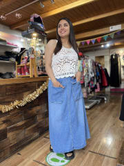 Maxi falda mezclilla denim celeste con bolsillos