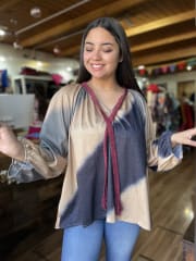 Polera espalda mandala negro manga globo