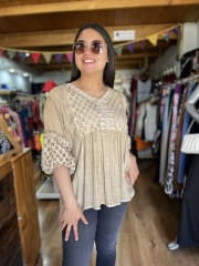 Blusa lino encaje beige manga globo