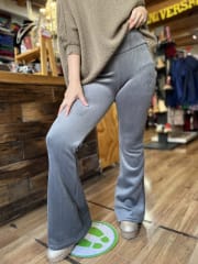 Pantalón Jennifer flare cotelé forrado gris alto invierno