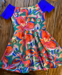 Vestido niña sin hombros sofia estampado fluor multicolor manga azul rey