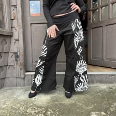 Palazzo Kisu Ikea negro hojas blancas