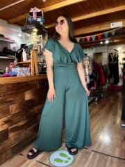 Enterito verde con vuelo escote V 0