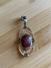 Colgante plata y bronce granate