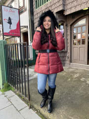 Parka WADOS Burdeo larga con cinturon y capucha