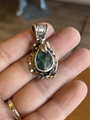 Colgante plata y bronce esmeralda