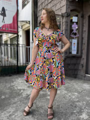 Vestido lycra escote cruzado print amarillo multicolor manga vuelito