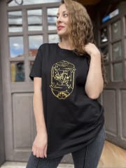 Polera Astrea Gold ventana nocturna astral manga corta