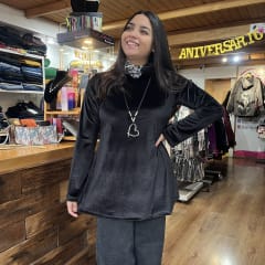 Poleron Paola velvet negro cuello malla print