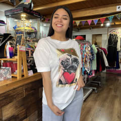 Polera Pug Dog corazon blanco manga corta