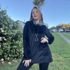 Poleron Paola velvet negro cuello malla print 0