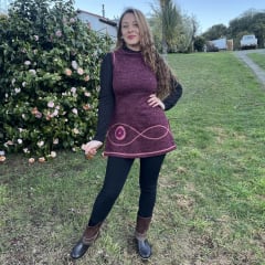 Minivestido Aylen burdeo jaspeado rojo sin mangas