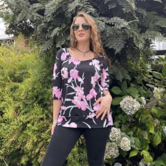 Polera Maria lycra negro floral rosado