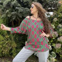 Polera Marlene sofia verde rombos fucsia