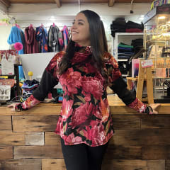 Poleron Candelaria velvet rojo floral negro