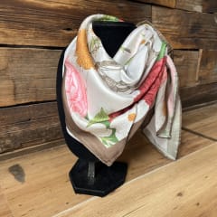 Pañuelo seda 70*70 cms blanco floral bordes cafe