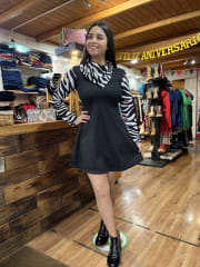 Vestido Alyson lanilla print cebra cuello pañuelo