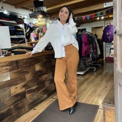 Pantalon flare gamuza camel