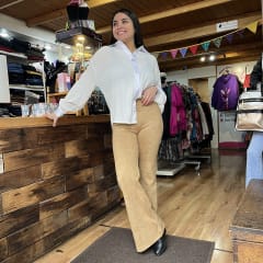 Pantalon flare gamuza beige