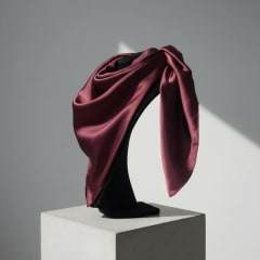 Pañuelo seda 70*70 cms burdeo 3