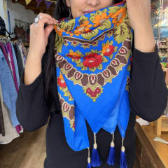 Pañuelo borlas 120*120 cms Azul electrico floral multicolor