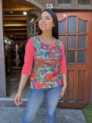 Polera Maria rosado chicle con pretina y mangas 3/4