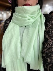 Pañuelo viscosa hilo 70*180 cms  lila flecos