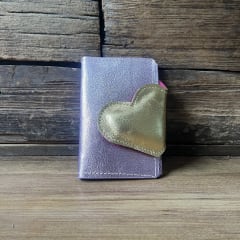 Billetera cuero corazon dorado lila 2 cuerpos