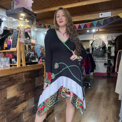 Vestido Kisu faldon asimetrico negro